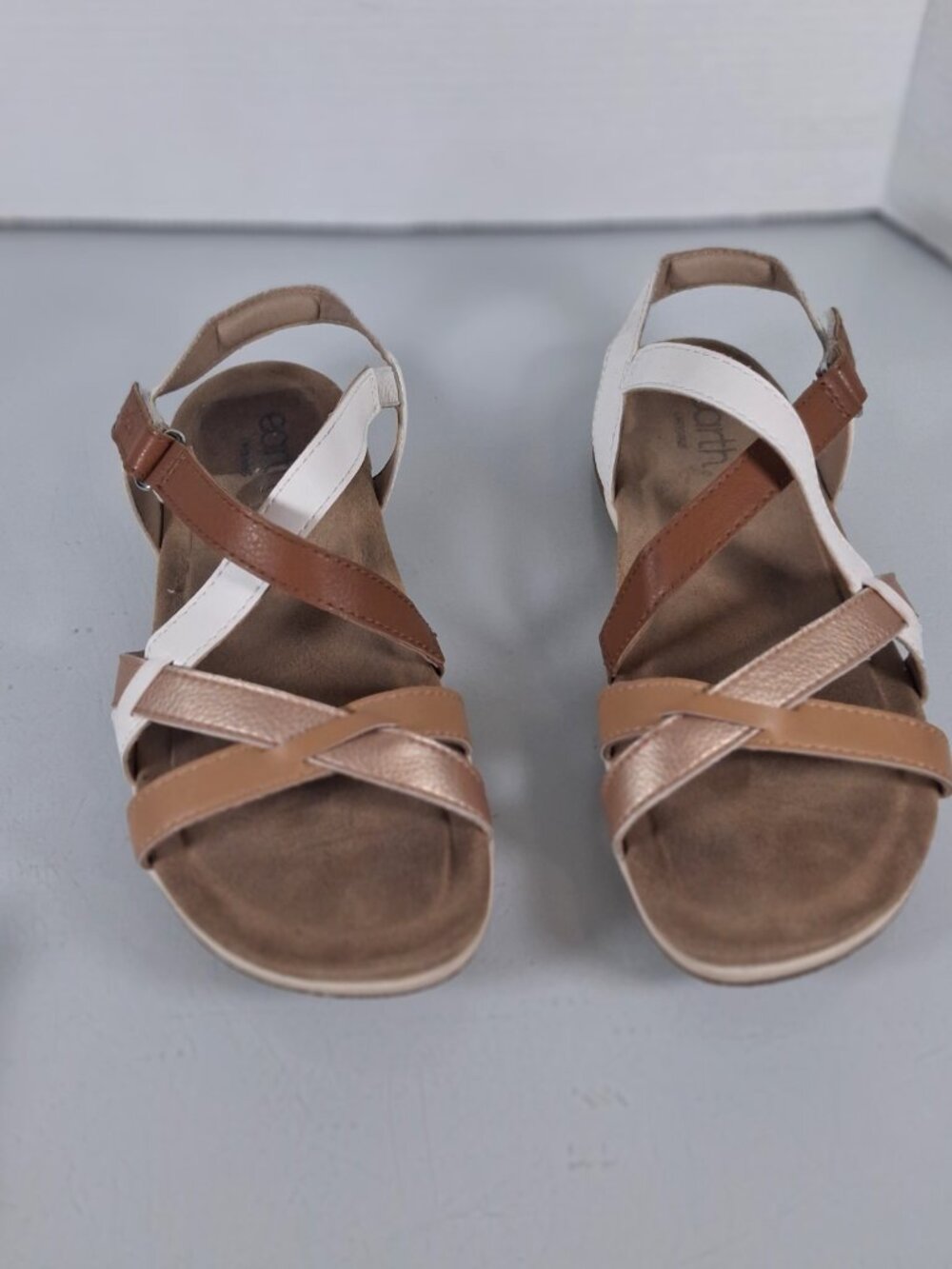 Earth Women's Strappy Sport Sandals Size 7W Tan Brown And White Comfort Shoes - Picture 3 of 7